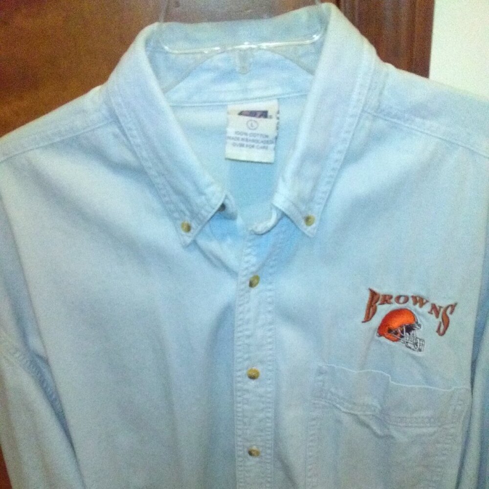 NFL Men's Cleveland Browns denim button-down long sleeve shirt size Large